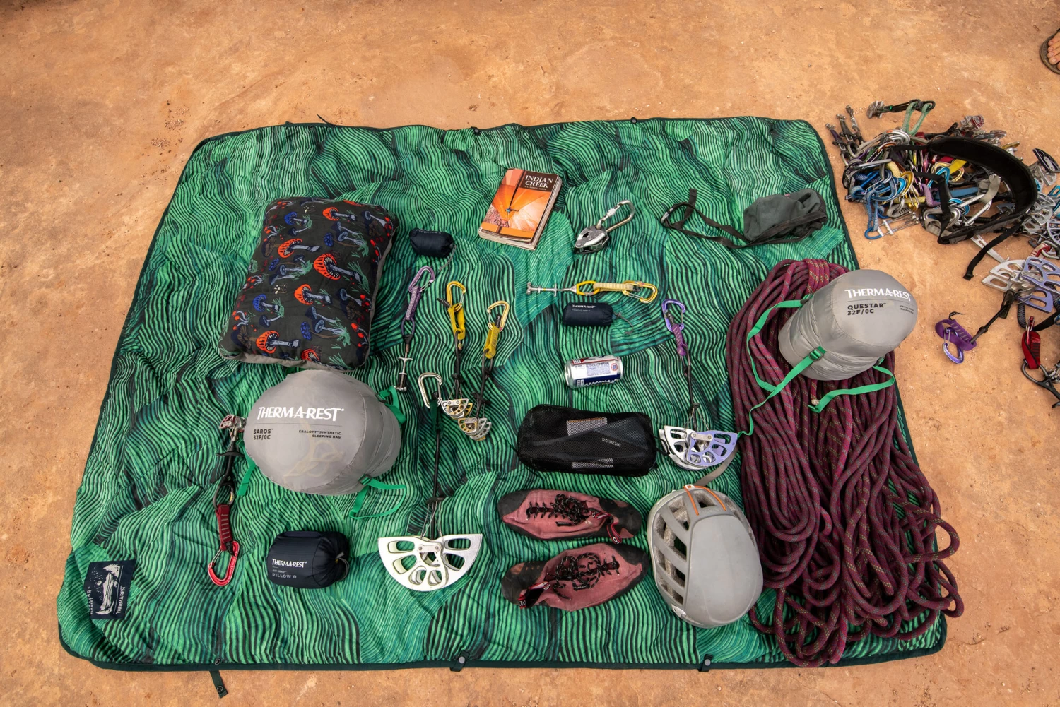 Thermarest Compressible Pillow Cinch Camping Pillow 6 Thermarest Compressible Pillow Cinch Camping Pillow - Image 6