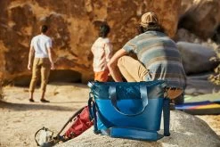 Hydro Flask Day Escape Soft Cooler 18 Insulated Tote Bag 10 Hydro Flask Day Escape Soft Cooler 18 Insulated Tote Bag -Comprehensive outdoor sports 210211 TyMilford HF SoftCooler 2807