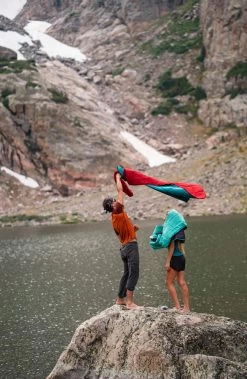 Kelty Bestie Blanket Thermal Camping Quilt -Comprehensive outdoor sports 477ba65e 2c14 4432 824c 5f9cb74aeeceRedwingDayHike TWM Photo ex 12 20 5462