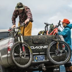 Dakine Pickup Pad Padded Bike Tailgate Protection -Comprehensive outdoor sports 68bd9903 5ff0 4990 81fb ac0656039b77p203 GulevichSlavenUnloadTruck