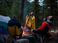 Thermarest Honcho Poncho Hooded Thermal Camping Blanket 23 Thermarest Honcho Poncho Hooded Thermal Camping Blanket -Comprehensive outdoor sports 99a2d9db ec0e 4e65 ae76 3eee7fcc026dtr lifestyle honchoponcho 2