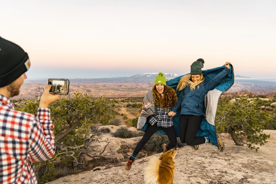 Kelty Bestie BFF Blanket Thermal Camping Comforter 4 Kelty Bestie BFF Blanket Thermal Camping Comforter - Image 4