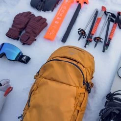 Osprey Soelden Technical Snow/Ski Backpack 39 Osprey Soelden Technical Snow/Ski Backpack -Comprehensive outdoor sports F23 Soelden42ArtisanYellow 10004570 TomKlocker 9copy