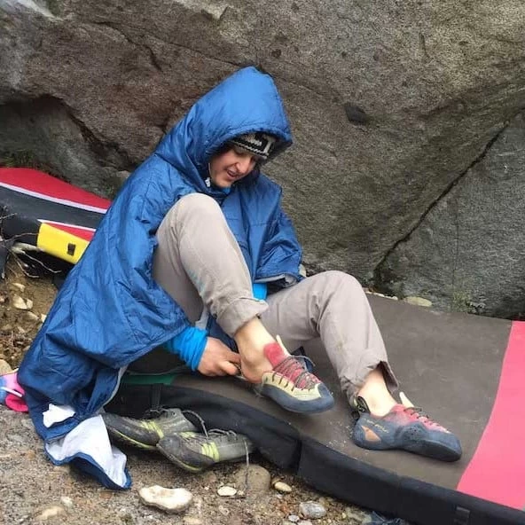 Thermarest Honcho Poncho Hooded Thermal Camping Blanket 19 Thermarest Honcho Poncho Hooded Thermal Camping Blanket - Image 19