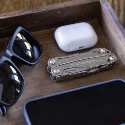 Leatherman Wingman Pocket Multitool & Sheath -Comprehensive outdoor sports jjet0770