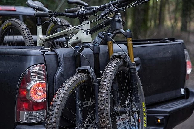 Dakine Pickup Pad Halfside Padded Bike Tailgate Protection 4 Dakine Pickup Pad Halfside Padded Bike Tailgate Protection - Image 4