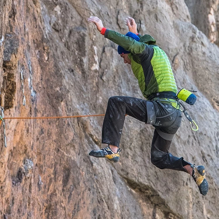 Black Diamond Solution Alex Honnold Edition Climbing Harness 6 Black Diamond Solution Alex Honnold Edition Climbing Harness - Image 6