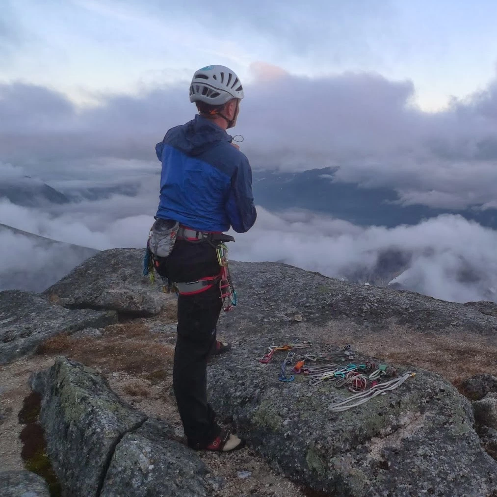 DMM Renegade Men's Rock Climbing Harness 3 DMM Renegade Men's Rock Climbing Harness - Image 3